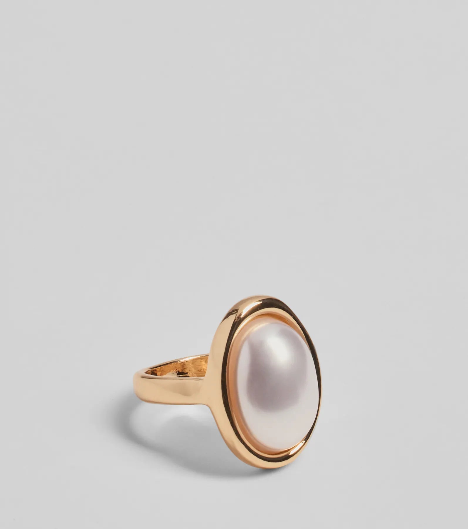 Premium Statement Pearl Ring - Elegant & Chic Design