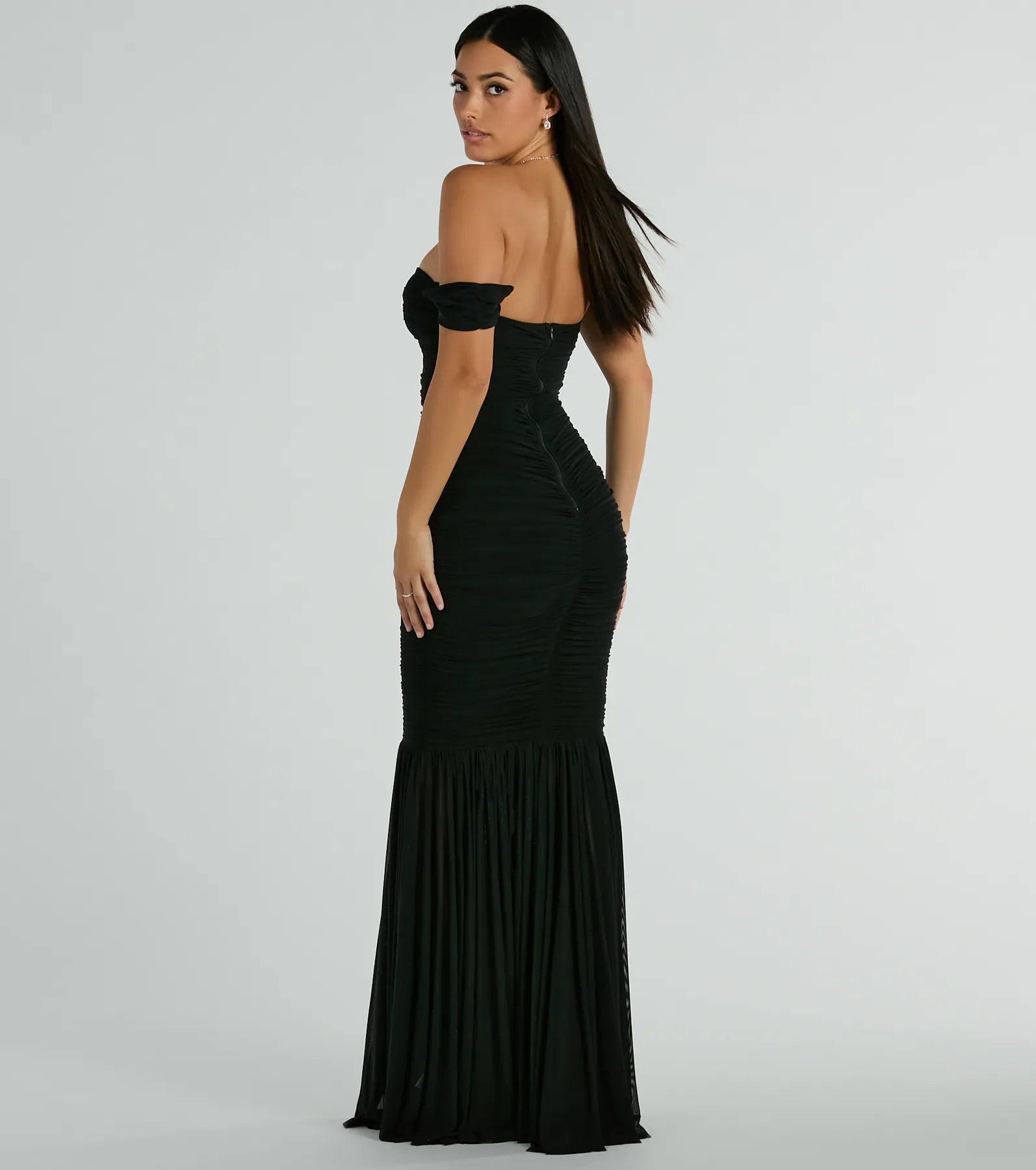 Ultimate Cece Off-The-Shoulder Mermaid Mesh Formal Dress