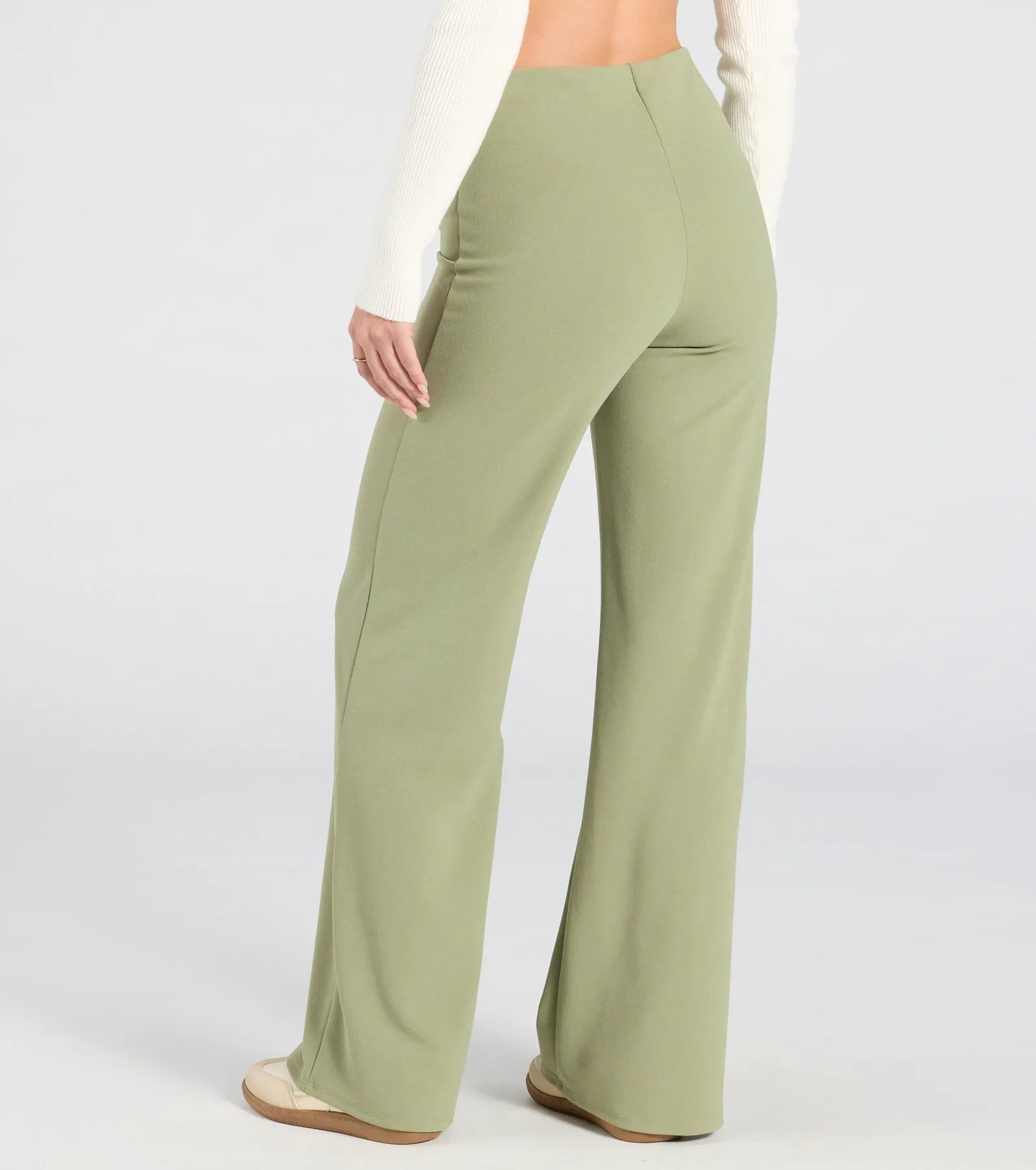 Ultimate Business-Chic Wide-Leg Crepe Pants