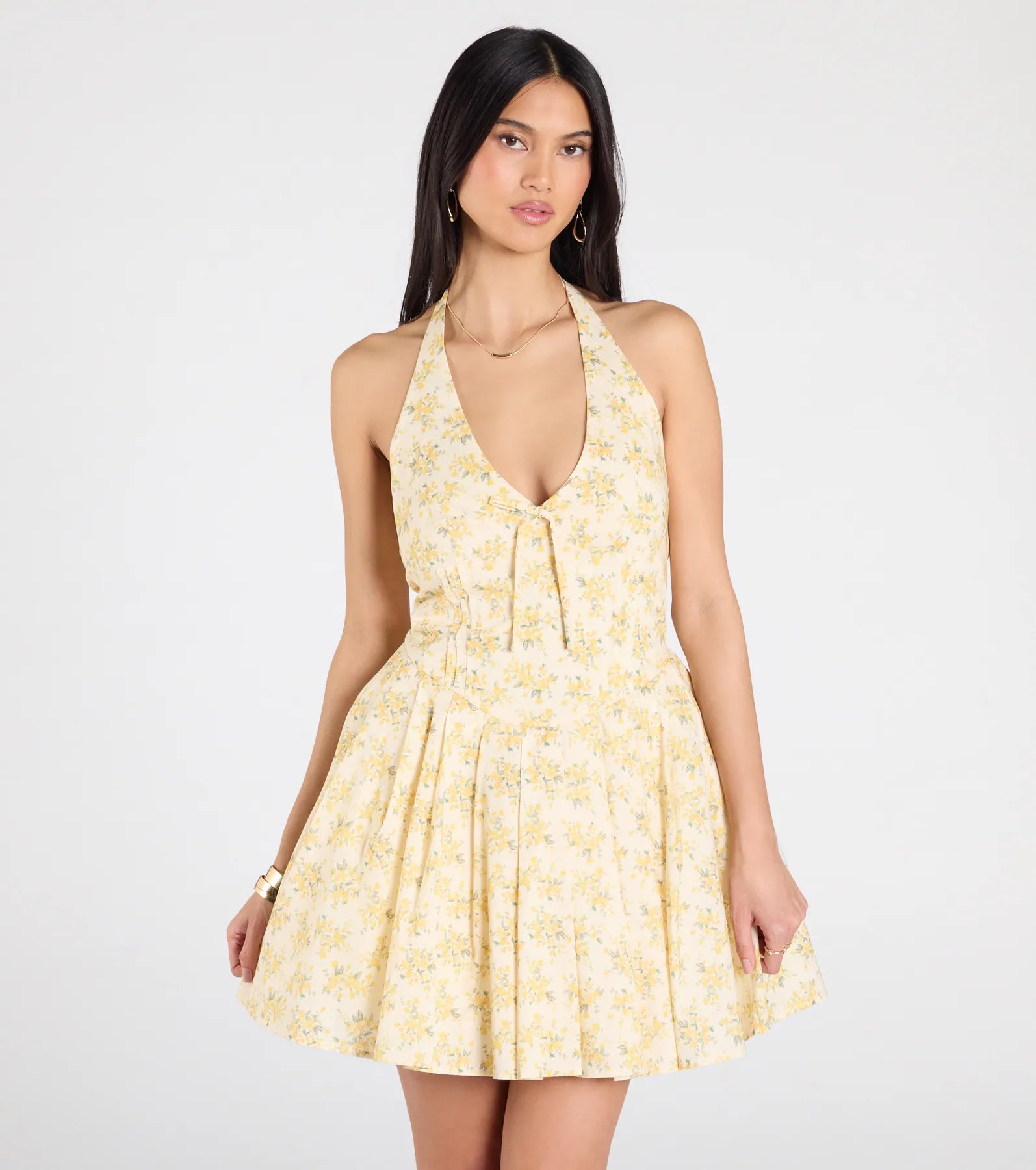 Ultimate Floral Halter Skater Dress - Perfect for Sunny Days