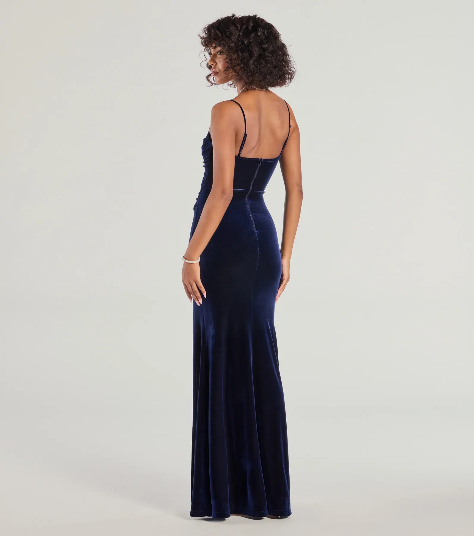 Premium Giselle Velvet Mermaid Gown - Sleeveless Formal Dress with High Slit