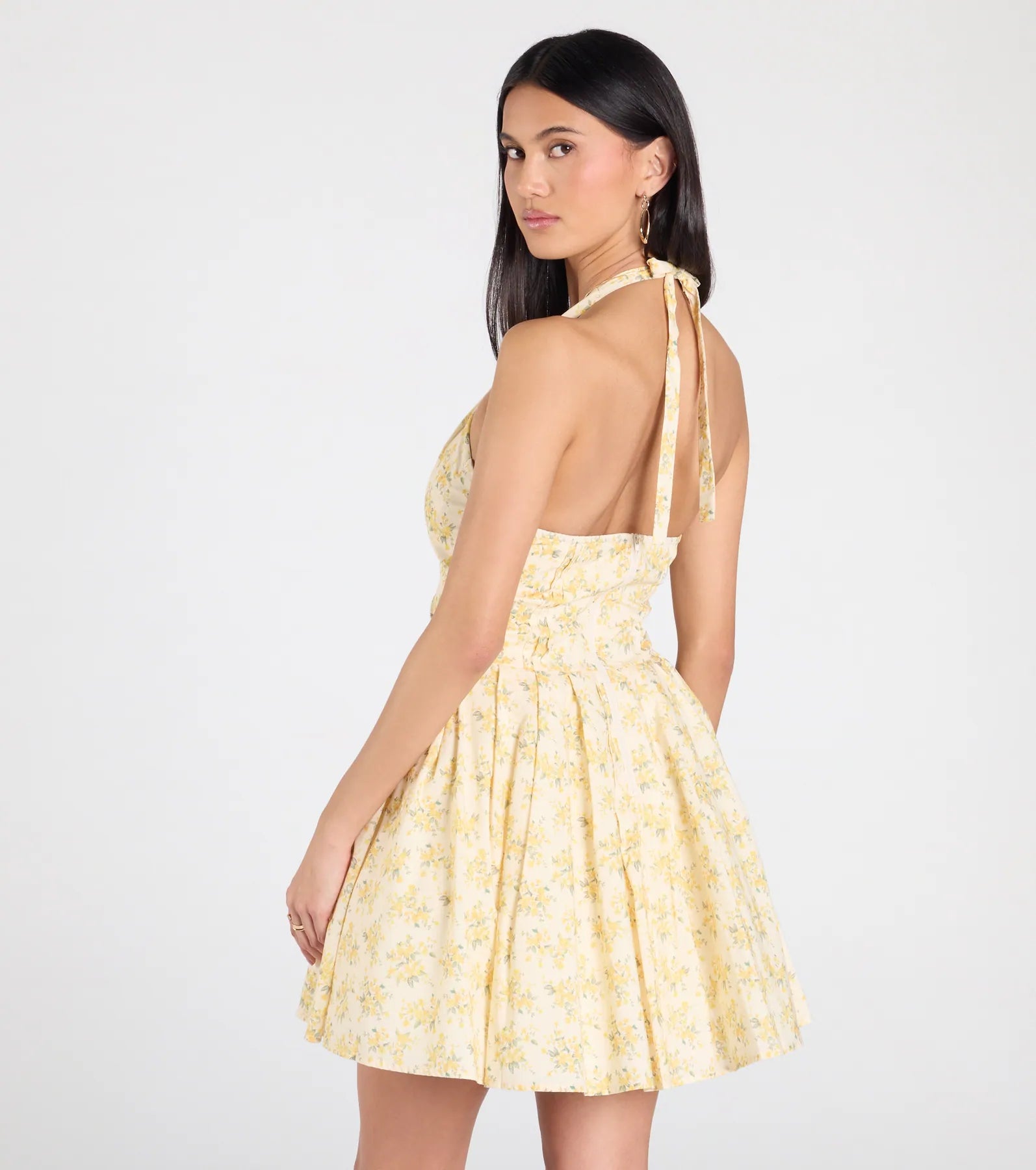 Ultimate Floral Halter Skater Dress - Perfect for Sunny Days