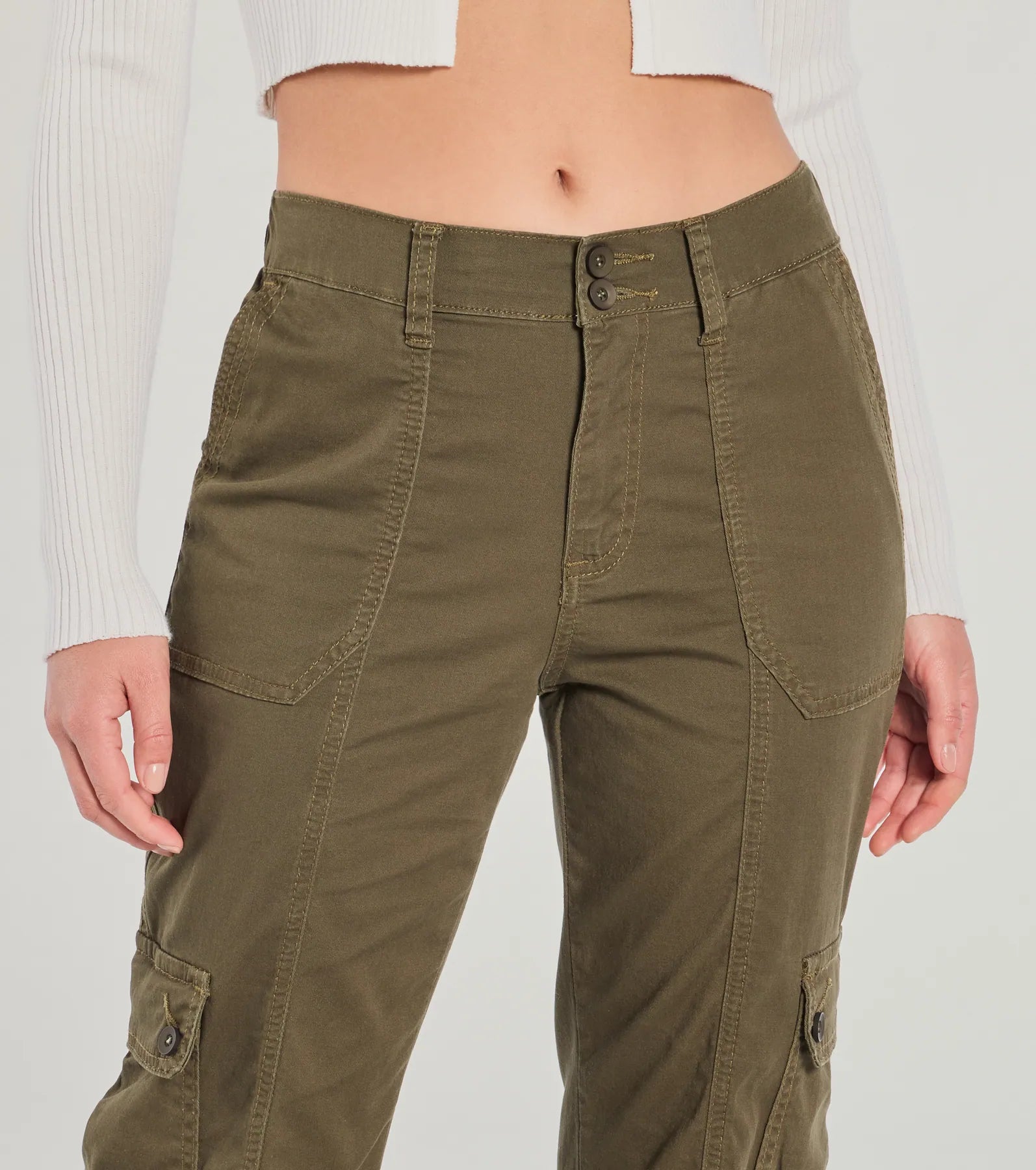 Ultimate Mid Rise Straight Cargo Pants - Trendsetting Style