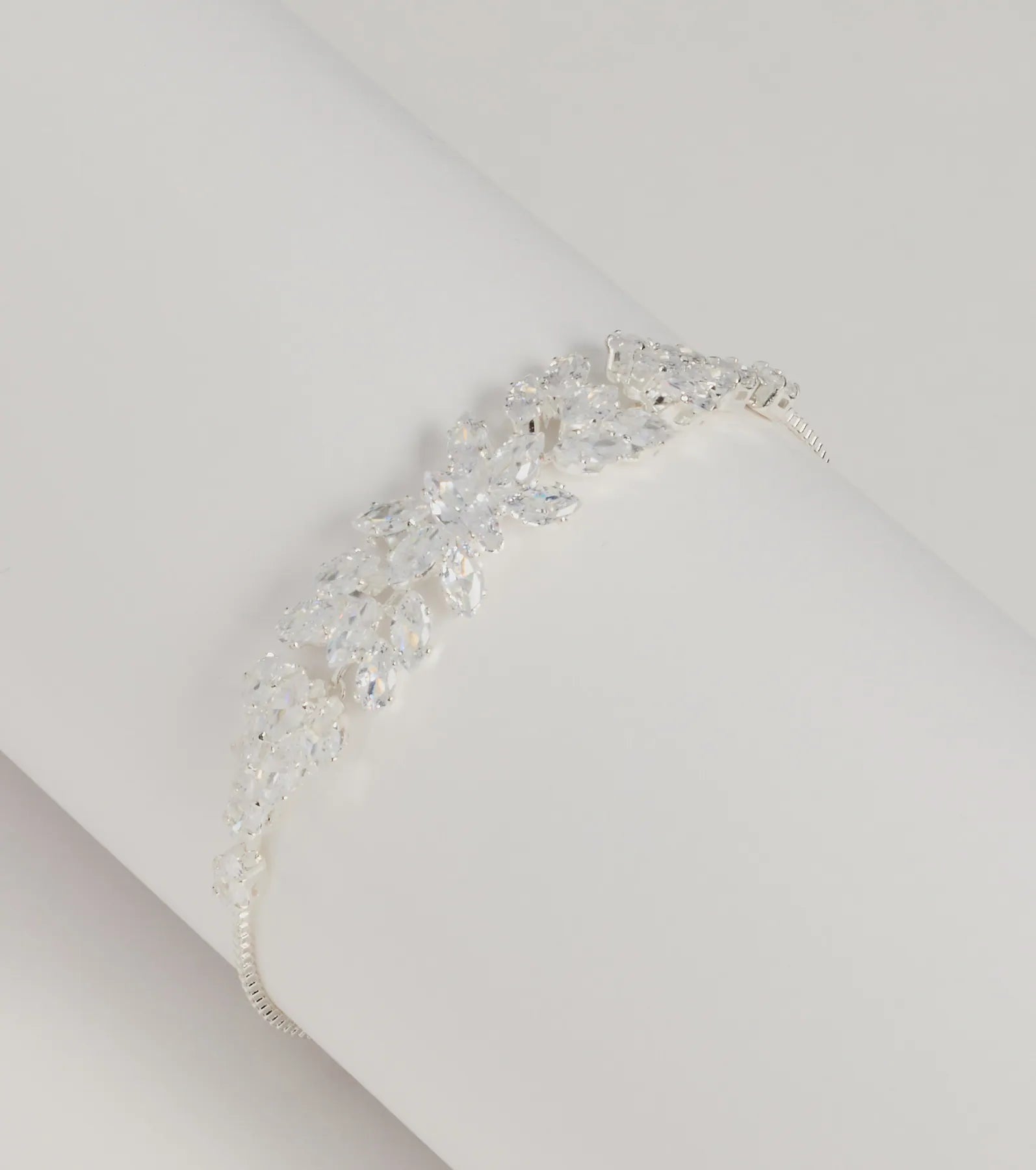 Premium Cubic Zirconia Leaf Bracelet - Adjustable Elegance