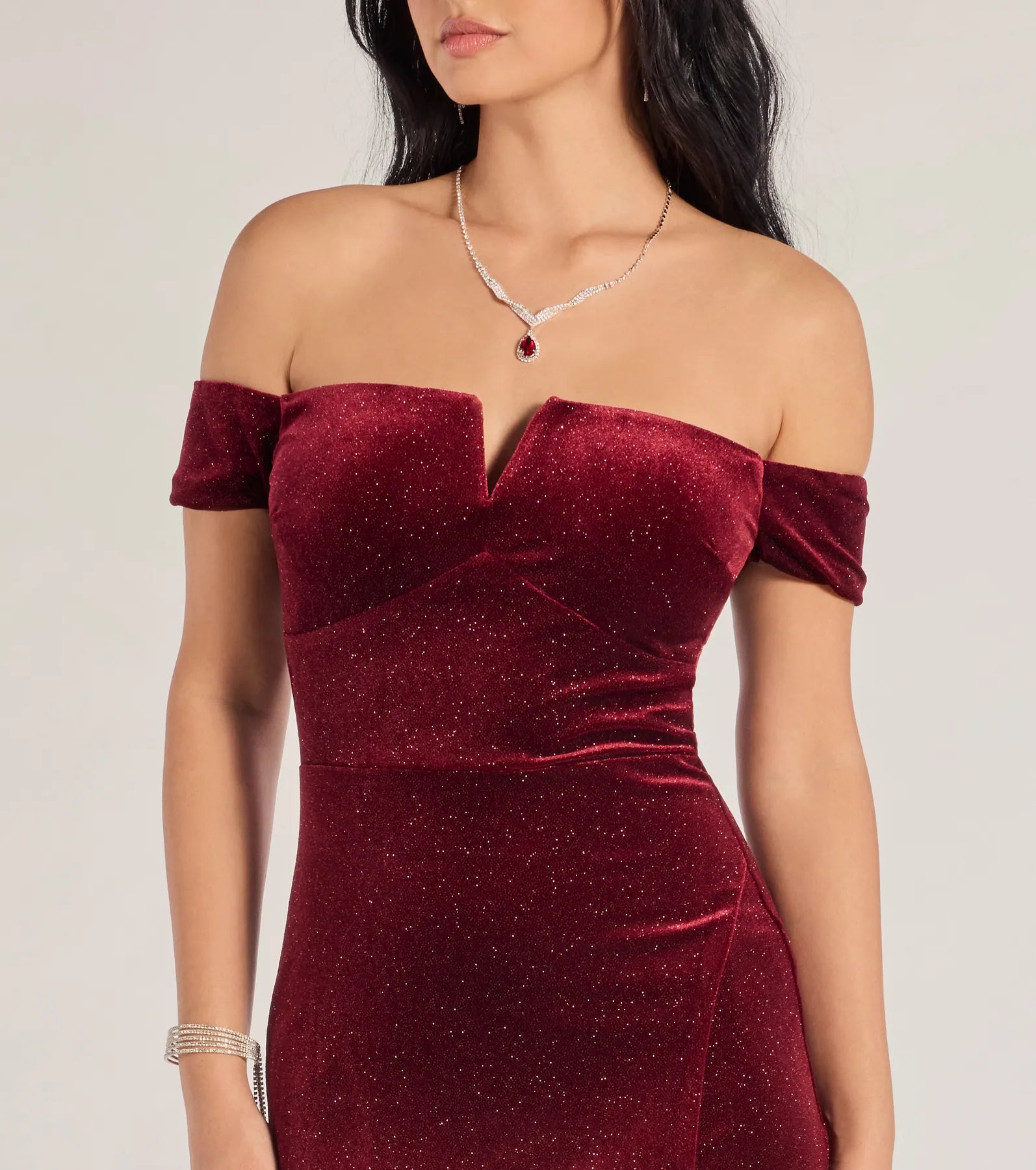 Premium Alayna Velvet Mermaid Gown for Black-Tie Events