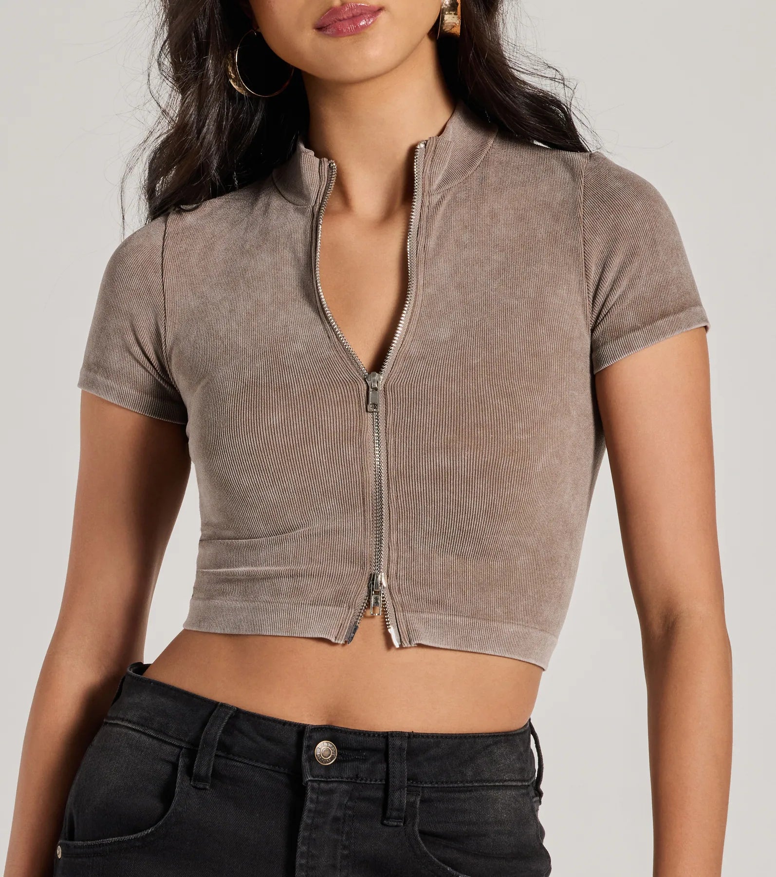 Ultimate Sporty Vibe Zip-Up Crop Top