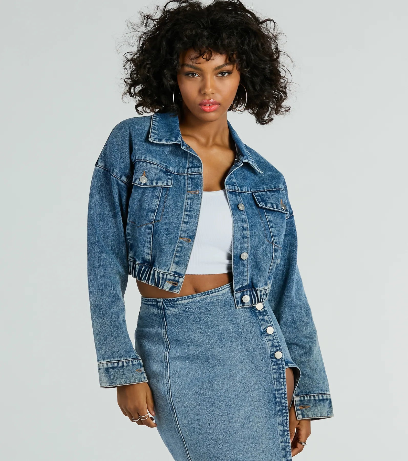 Ultimate Trucker Crop Denim Jacket - Modern & Stylish