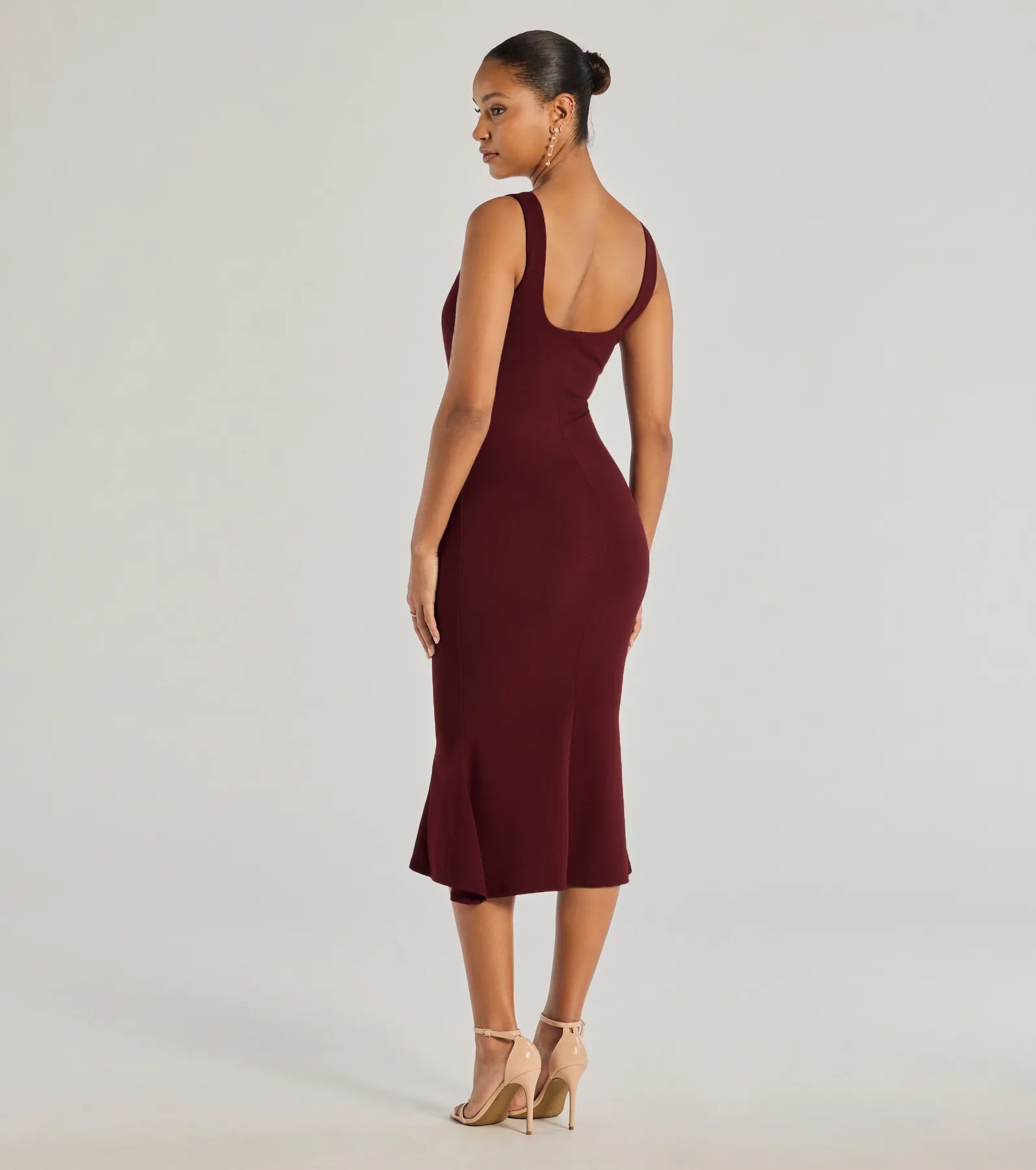 Ultimate Chic Sleeveless Flared Midi Dress - Timeless Elegance