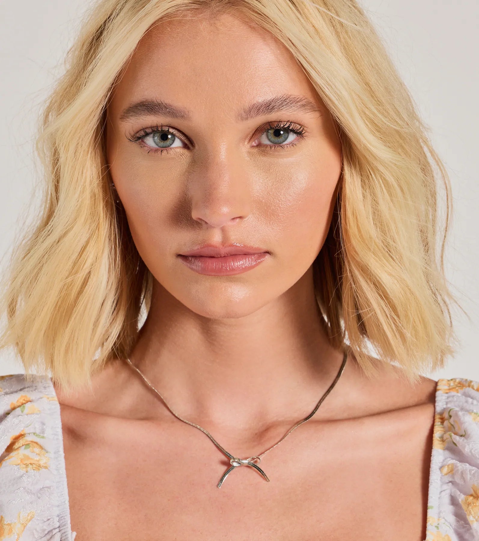 Premium Dainty Bow Choker Necklace - Ultimate Elegance