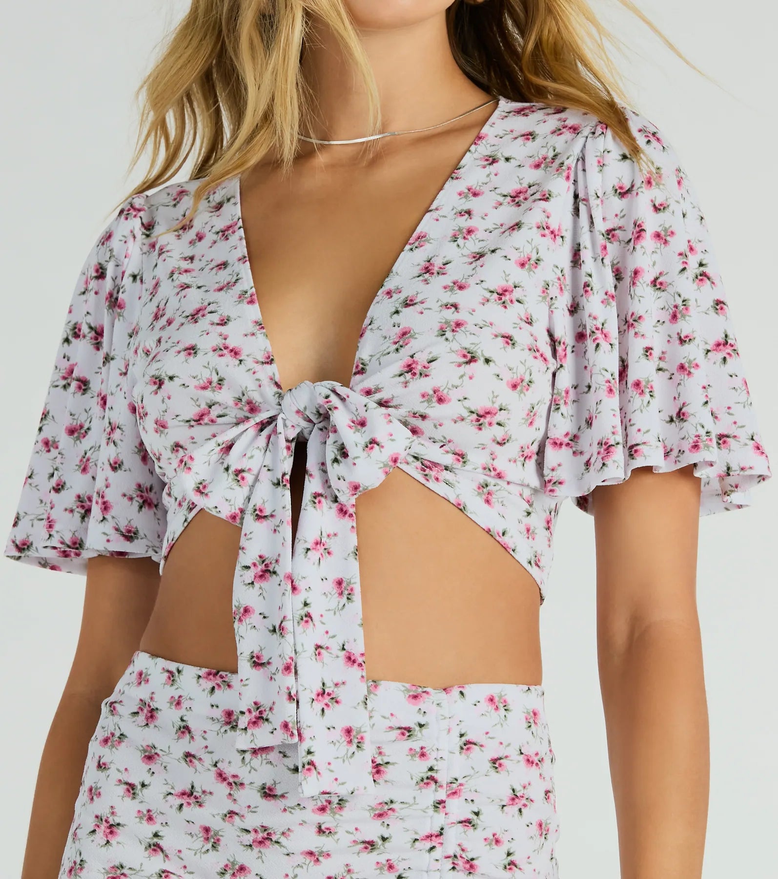 Premium Sweet Flirt Flutter-Sleeve Ditsy Floral Tie-Front Top