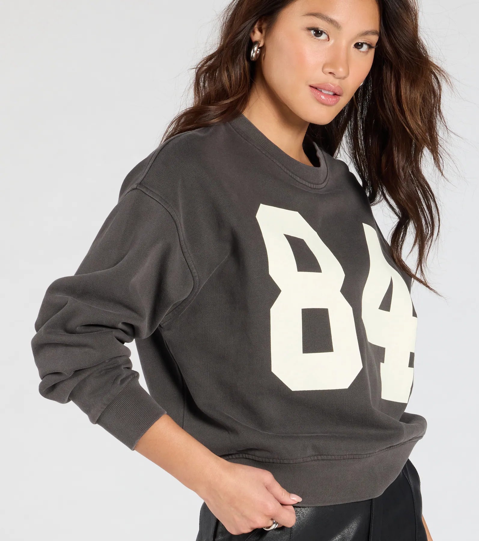 Ultimate Comfy Trend 84' Graphic Oversized Sweatshirt