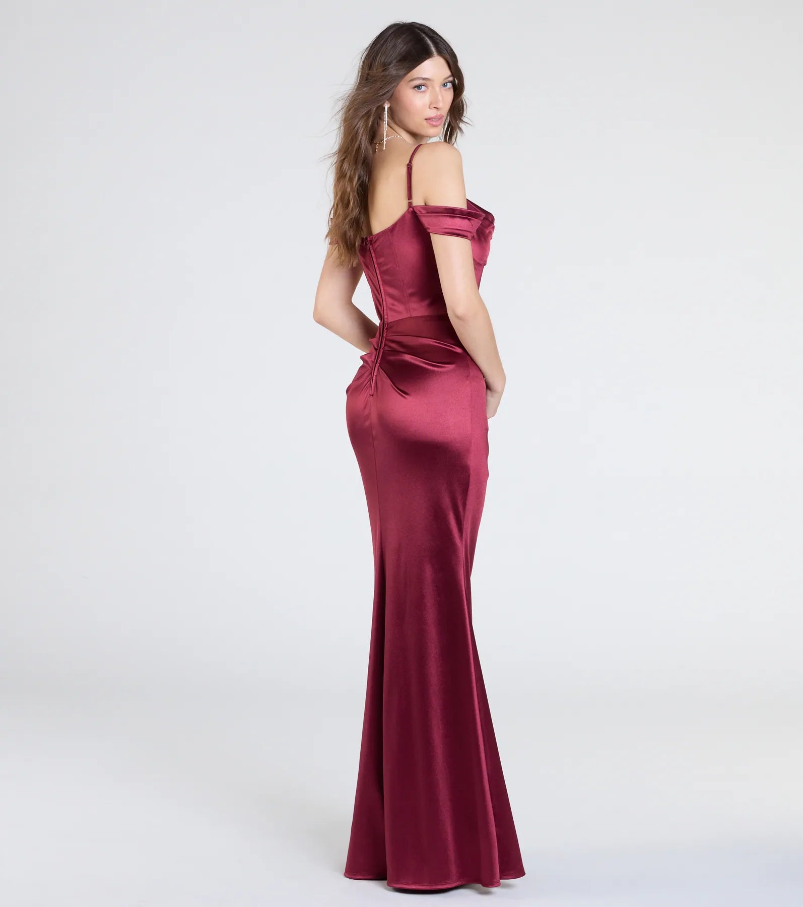 Ultimate Trista Cold Shoulder Satin Formal Dress - Statement Elegance