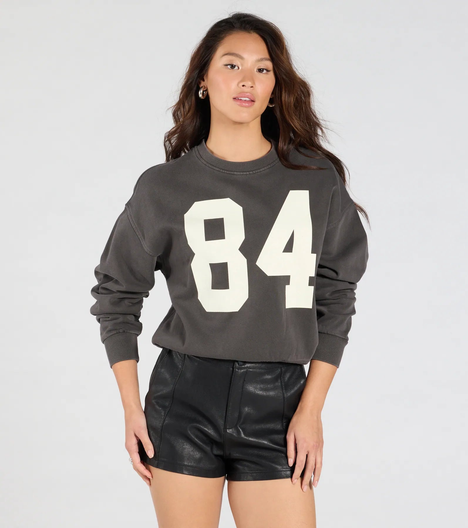 Ultimate Comfy Trend 84' Graphic Oversized Sweatshirt