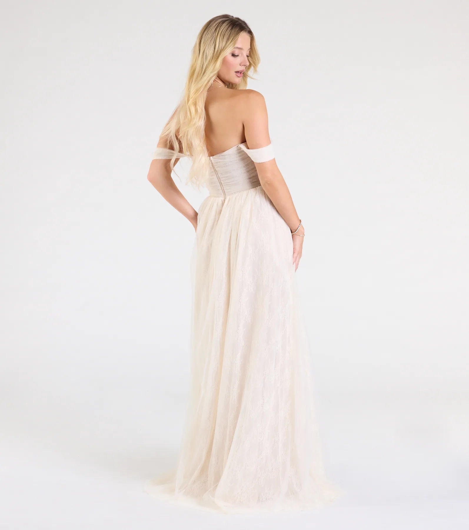 Ultimate Raelynn Off-The-Shoulder Lace Ball Gown - Premium Elegance