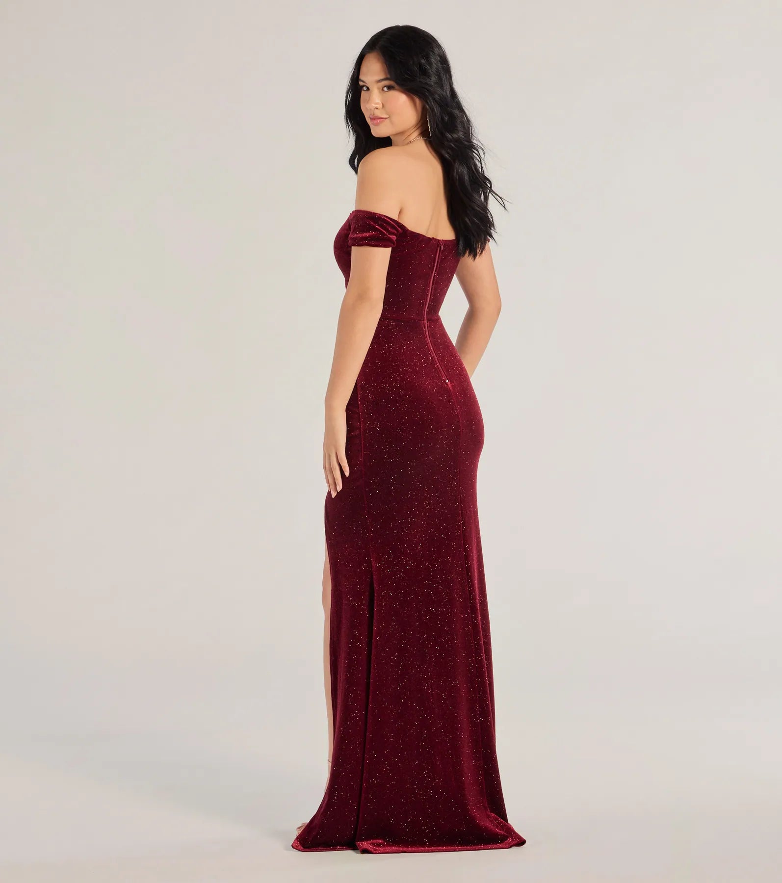 Premium Alayna Velvet Mermaid Gown for Black-Tie Events