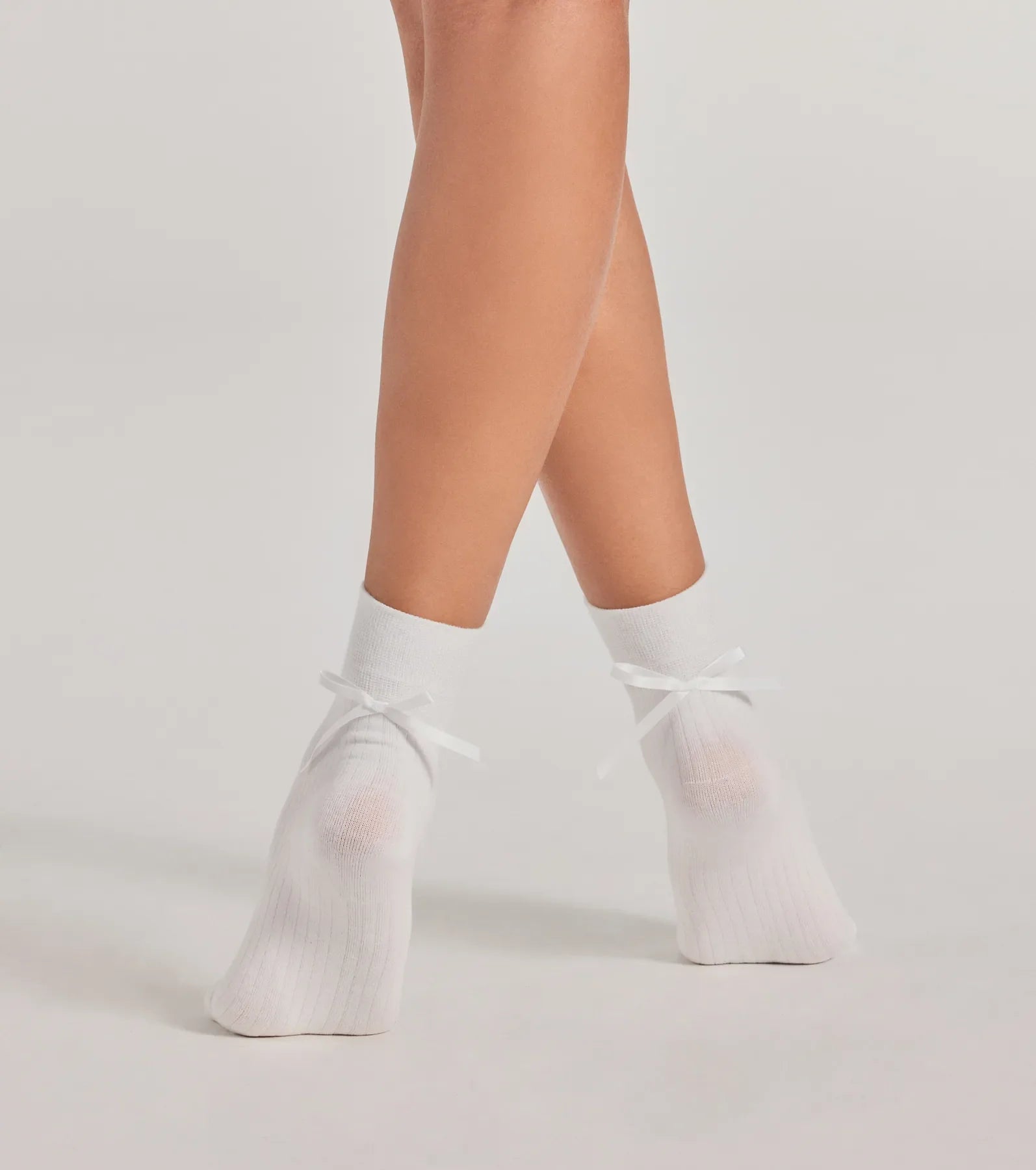 Ultimate Bow-Back Ankle Socks - Premium Style & Comfort