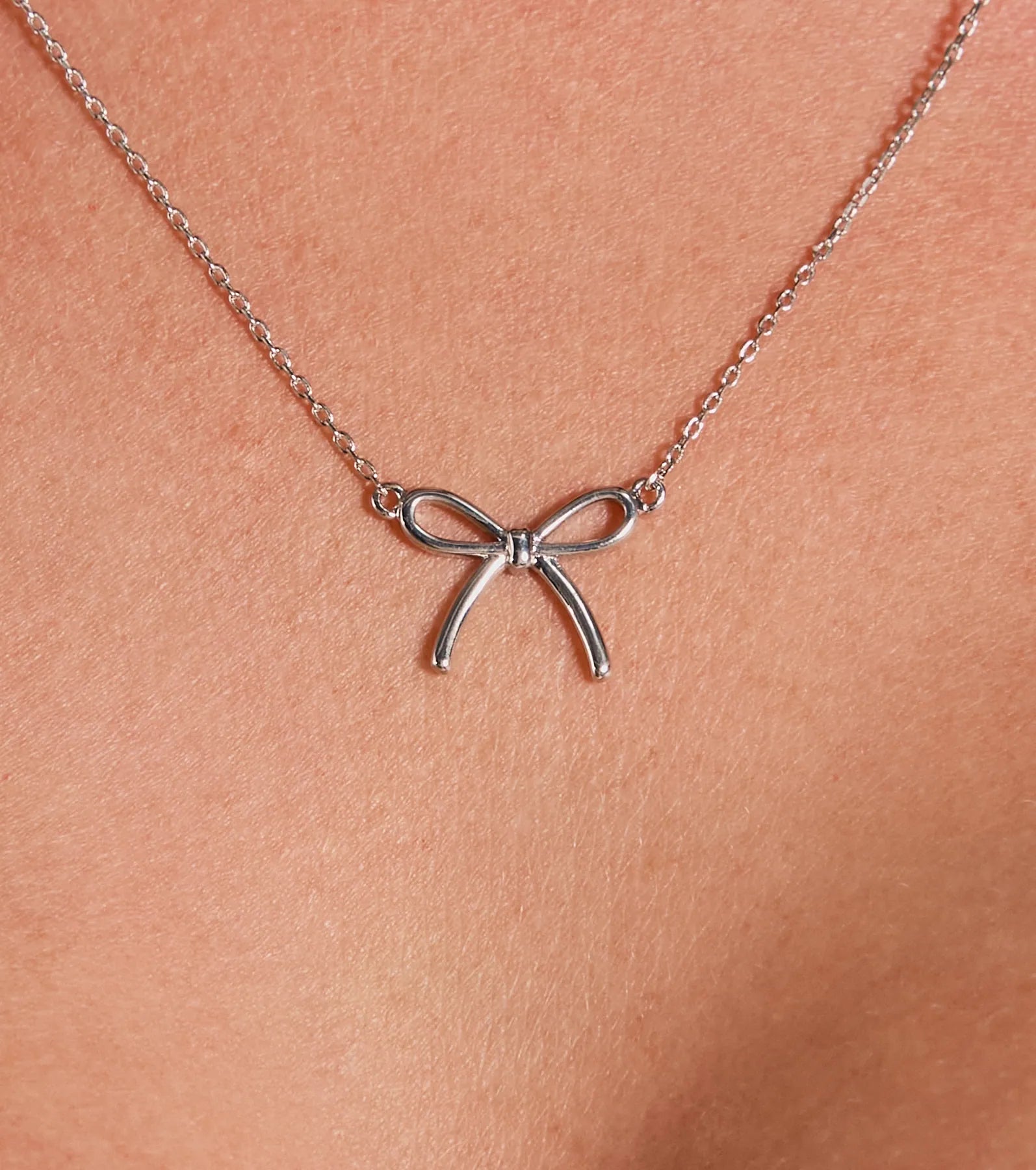 Premium Dainty Bow Charm Necklace - Elevate Your Everyday Style