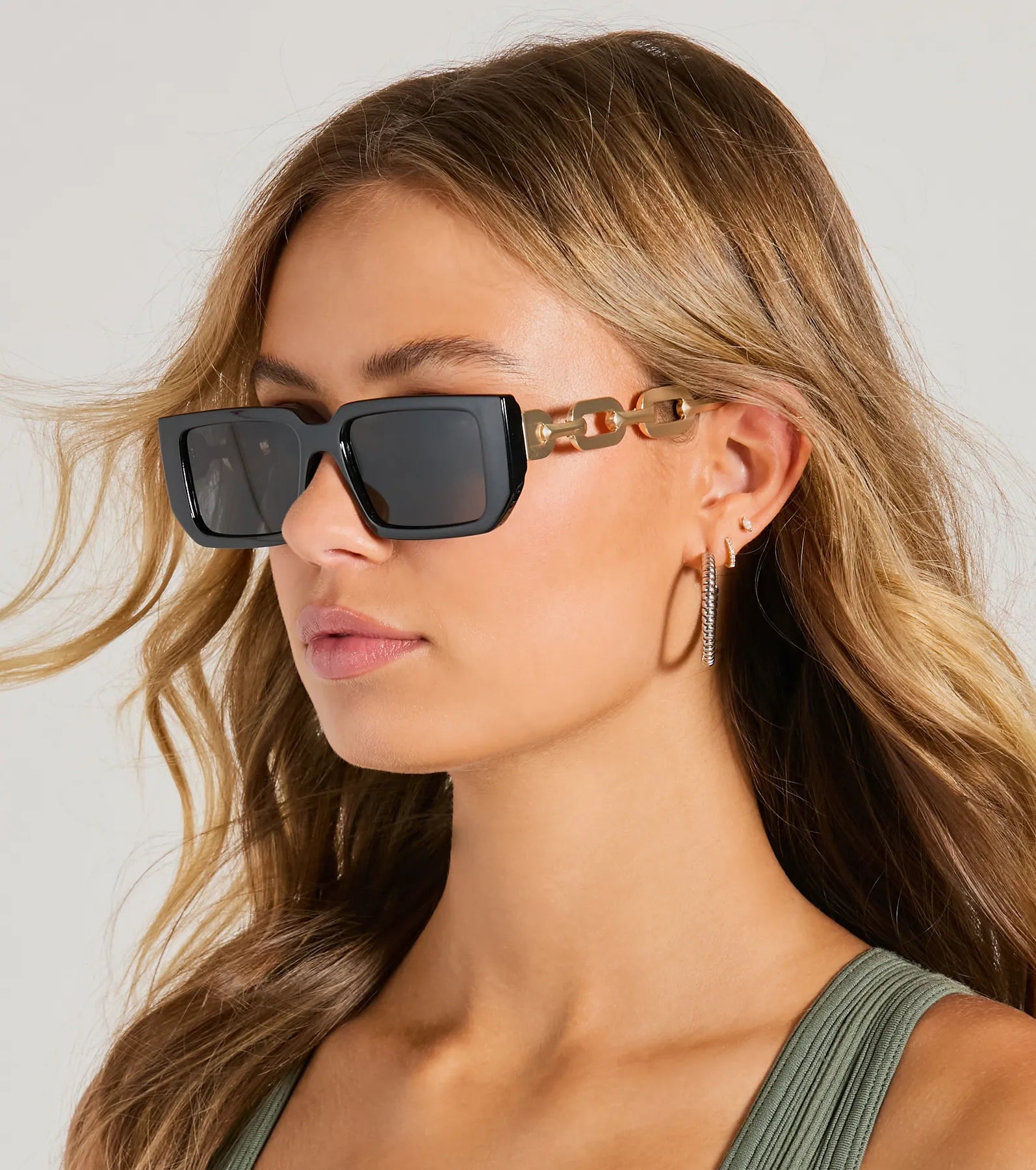 Ultimate Cool Icon Chain-Link Rectangle Sunglasses - Upgrade Your Style
