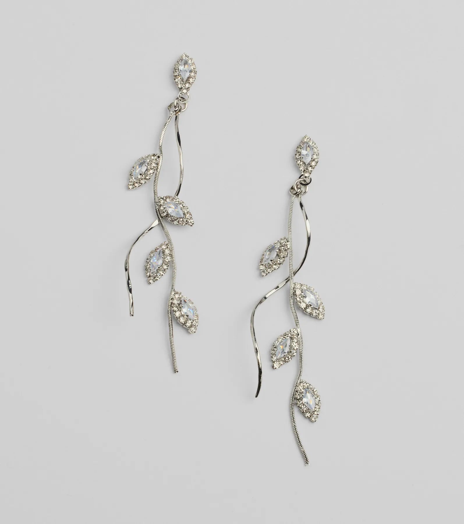 Premium Rhinestone Leaf Twist Earrings – Ultimate Elegance