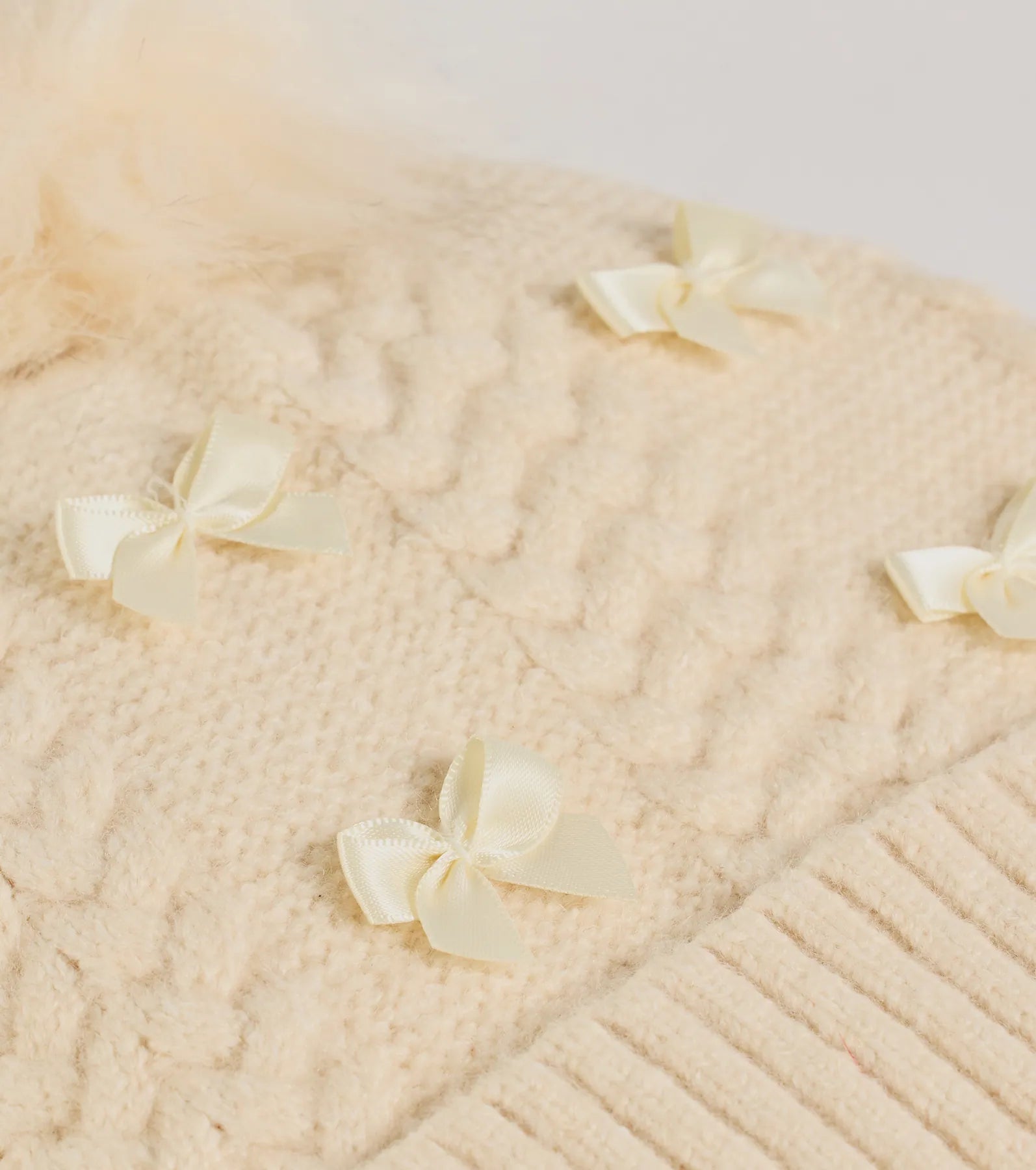 Premium Stay Toasty Bow & Pom Knit Beanie - Ultimate Winter Comfort