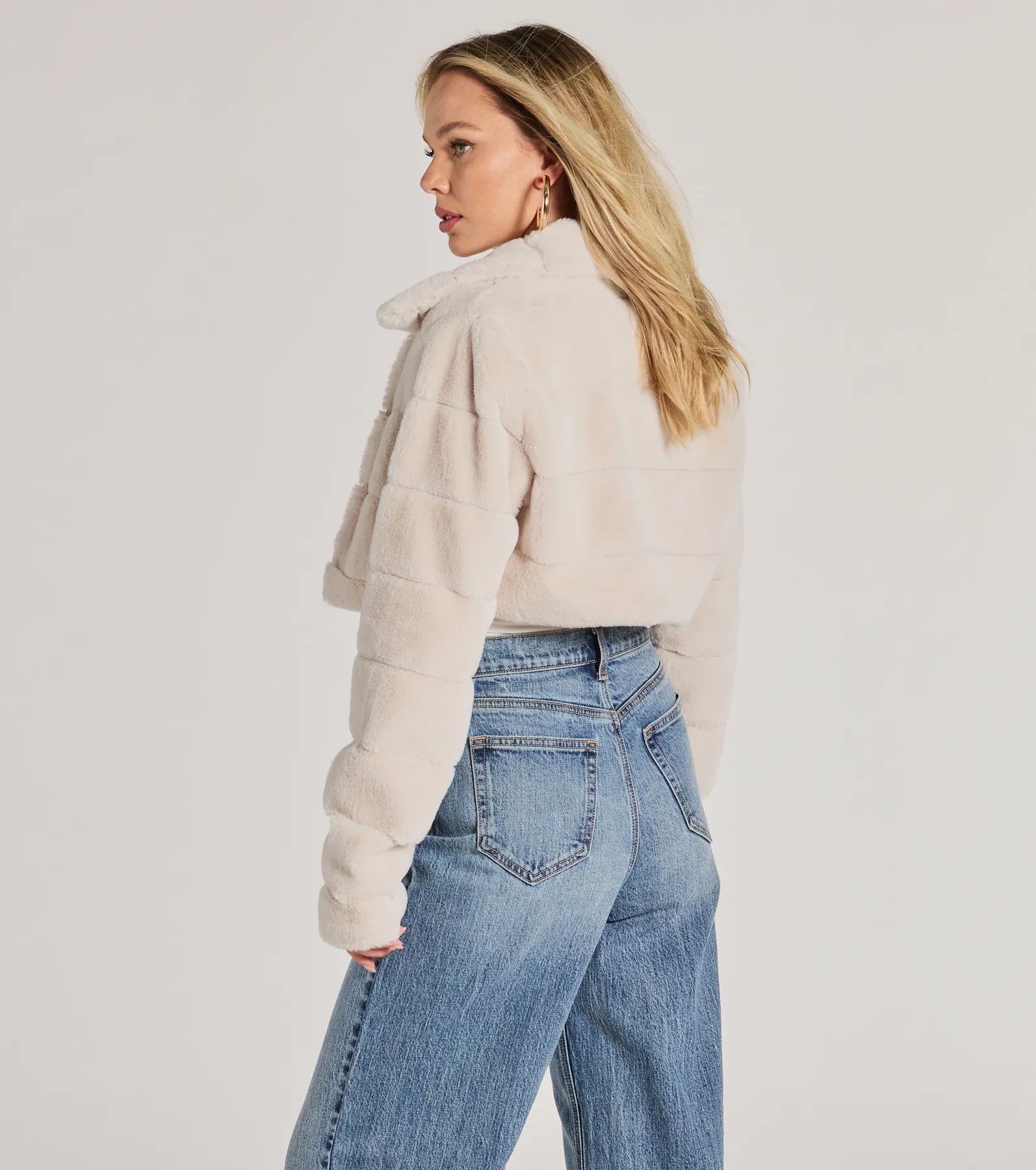 Premium Faux Fur Cropped Jacket - Iconic Style