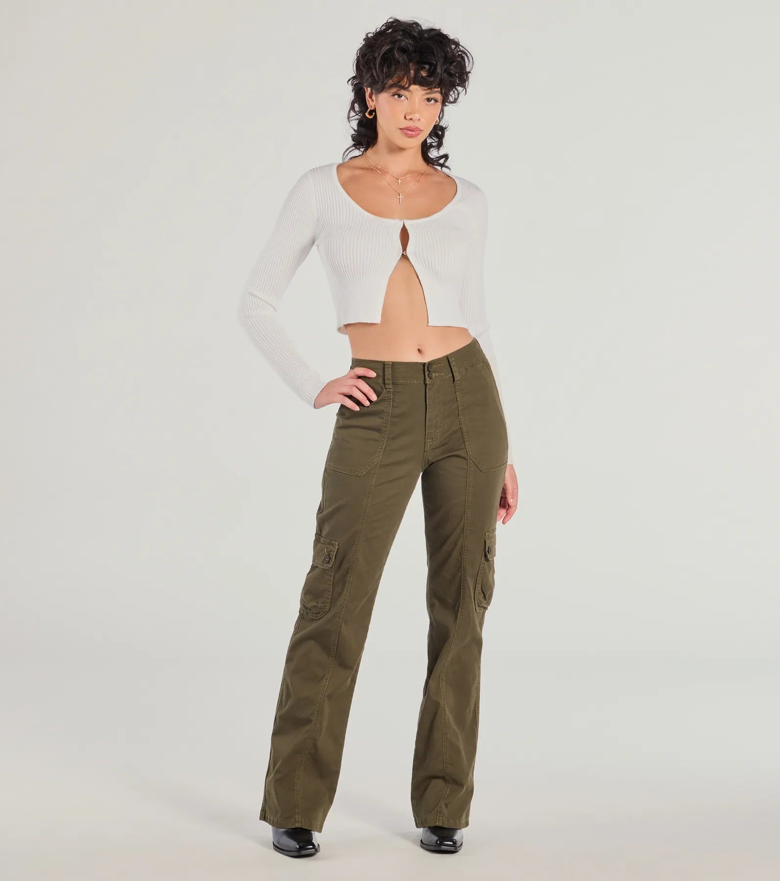 Ultimate Mid Rise Straight Cargo Pants - Trendsetting Style