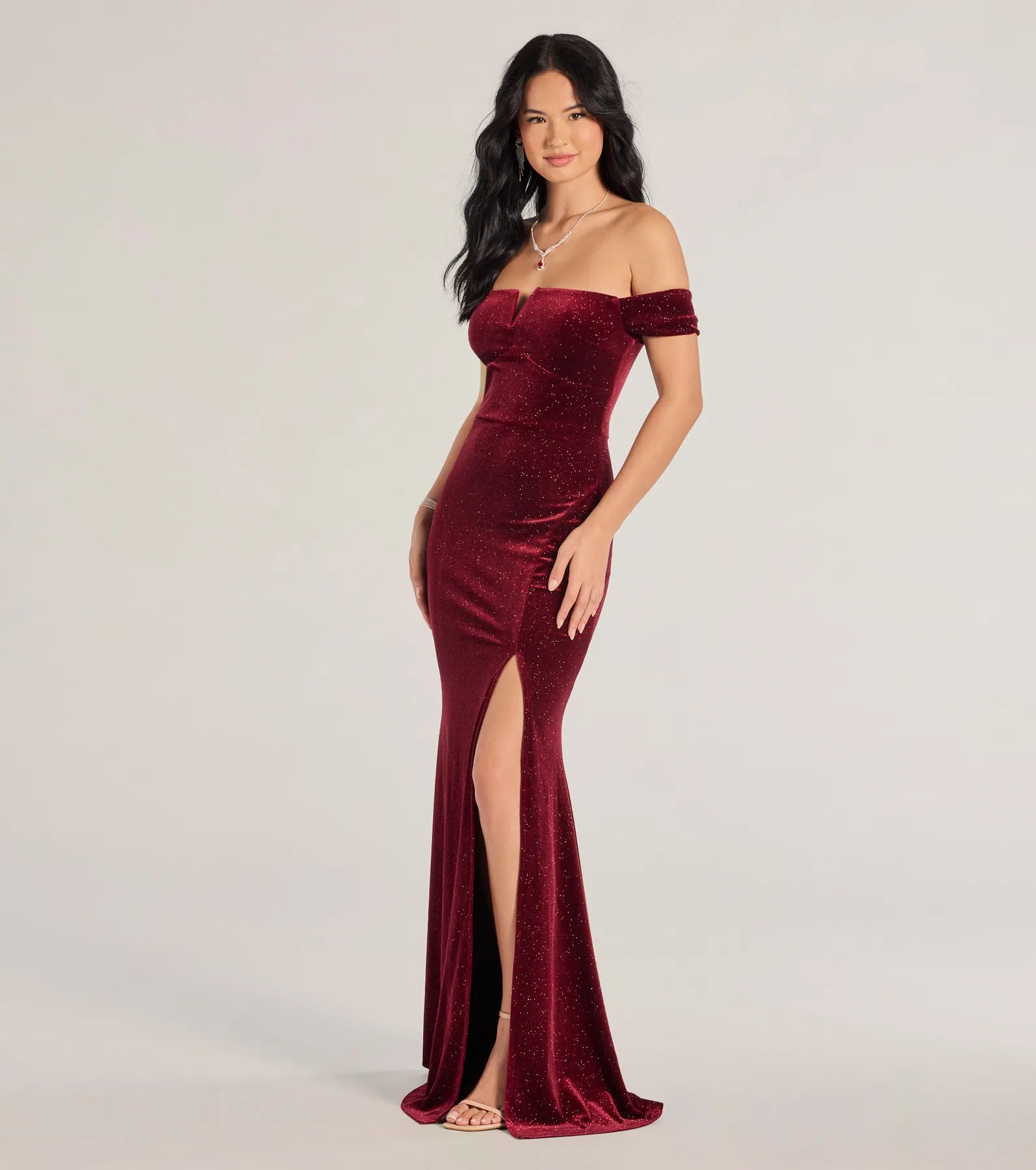 Premium Alayna Velvet Mermaid Gown for Black-Tie Events