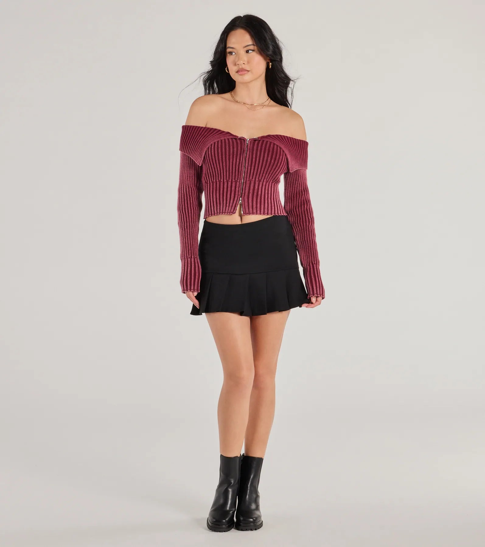 Ultimate Trendsetting Off-The-Shoulder Cropped Knit Top