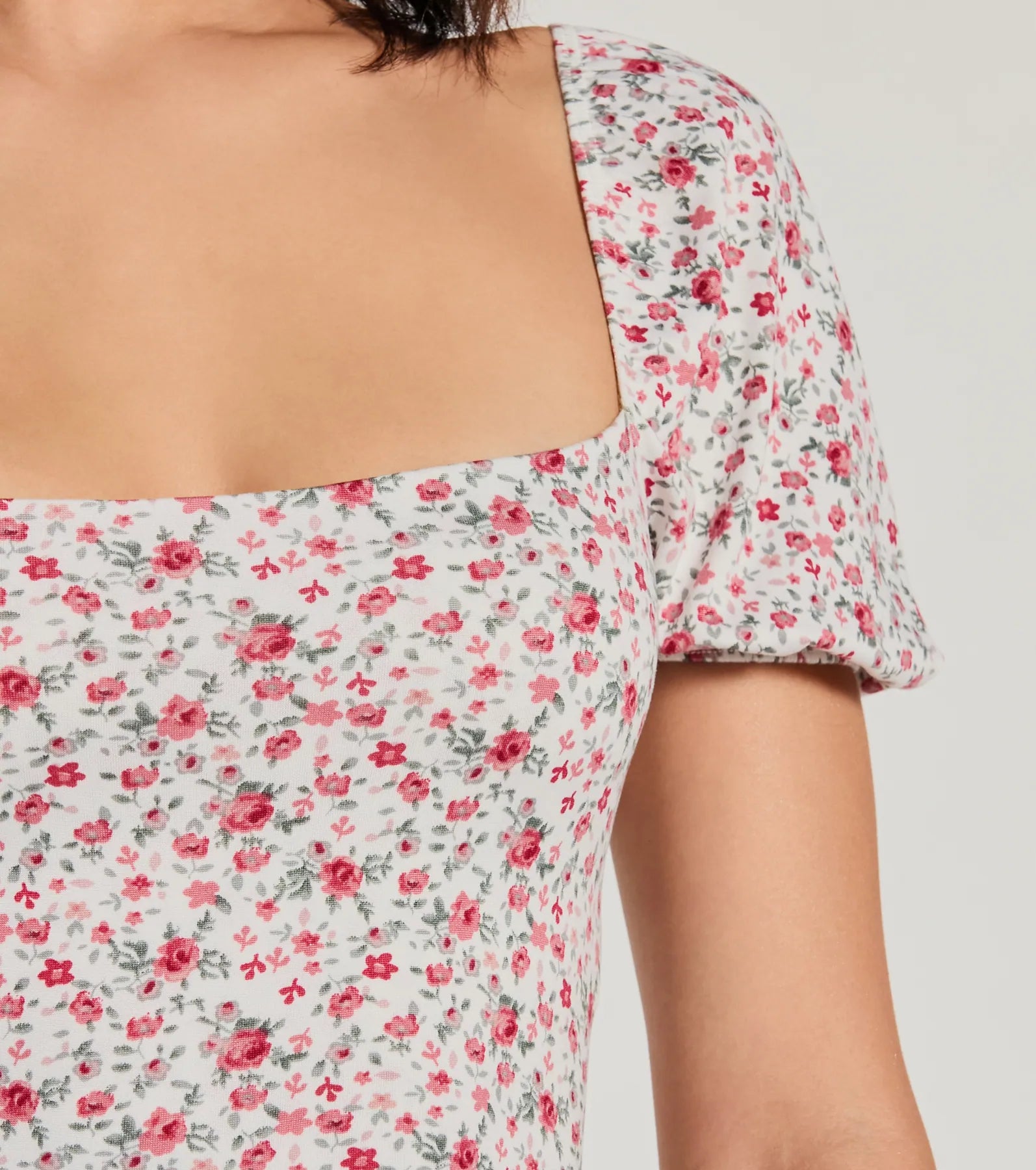 Ultimate Feminine Floral Lace-Up Crop Top