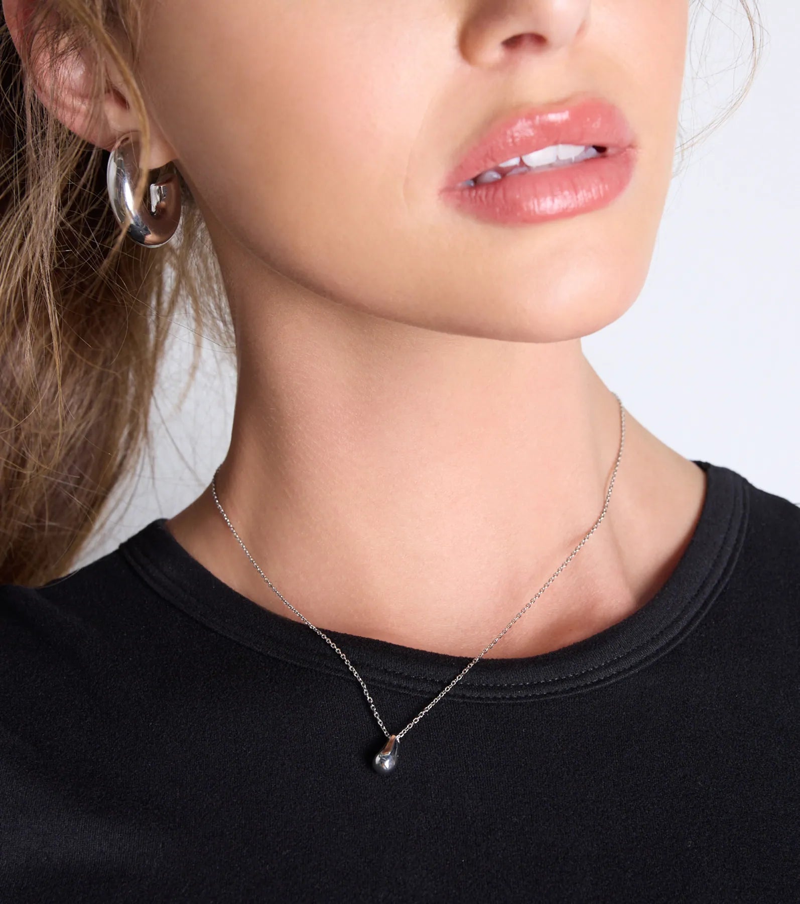 Elegant Teardrop Charm Necklace - Premium Style Statement