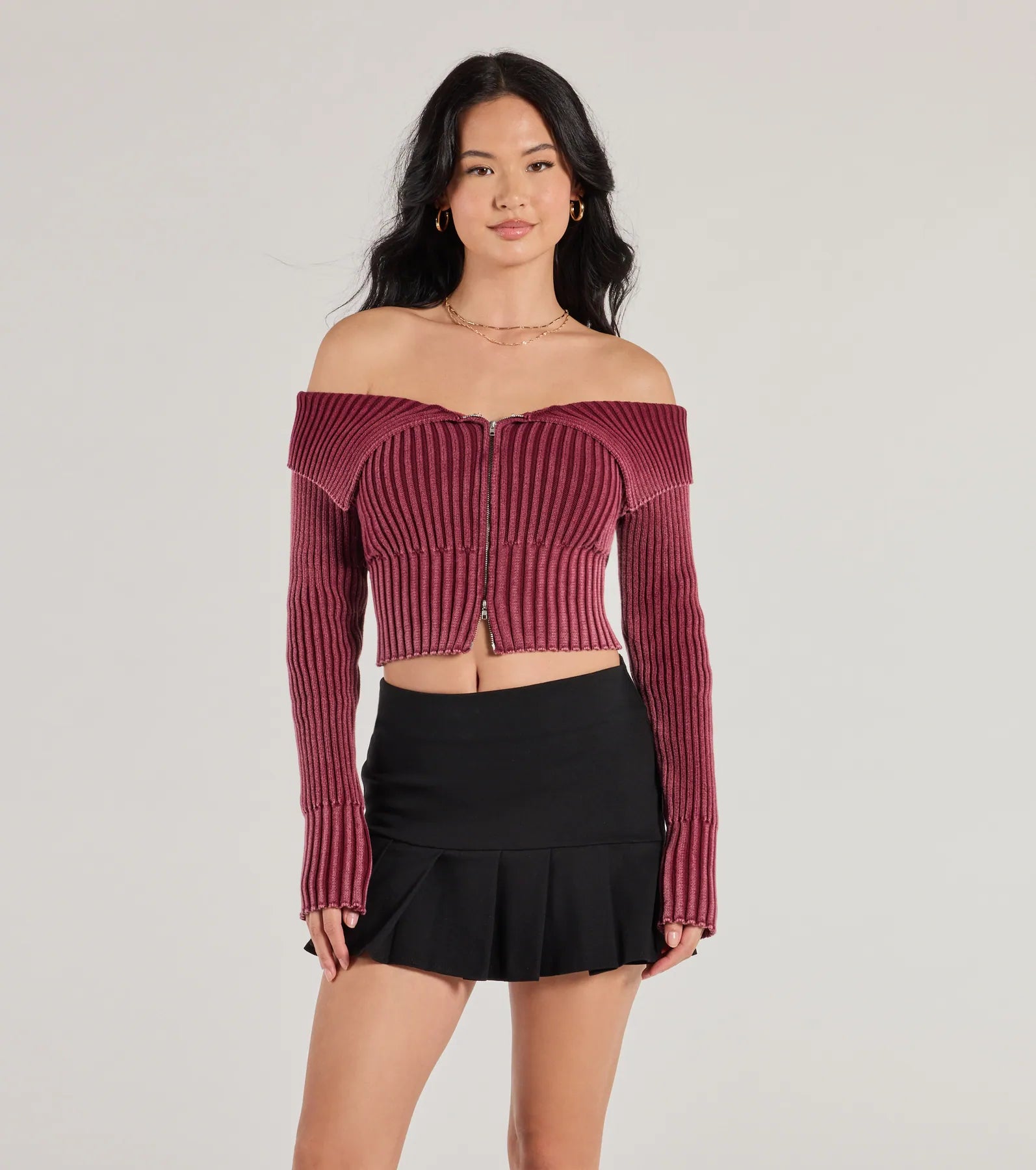 Ultimate Trendsetting Off-The-Shoulder Cropped Knit Top