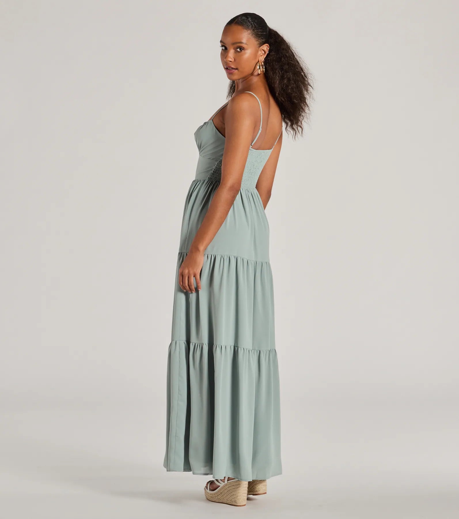 Premium Elegance: Sleeveless Ruffled Maxi Dress