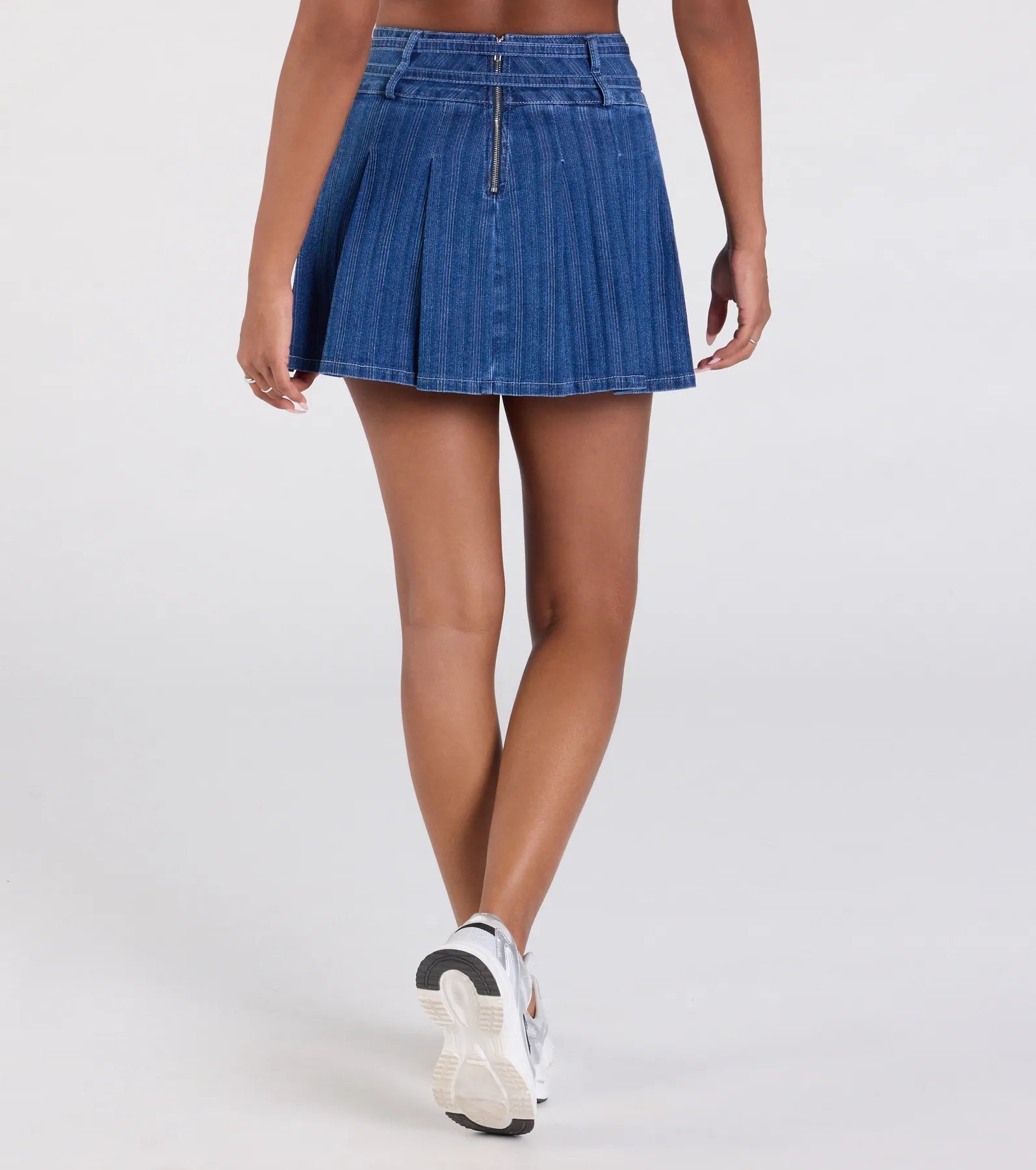 Ultimate Style: Mid-Rise Pleated Denim Mini Skirt