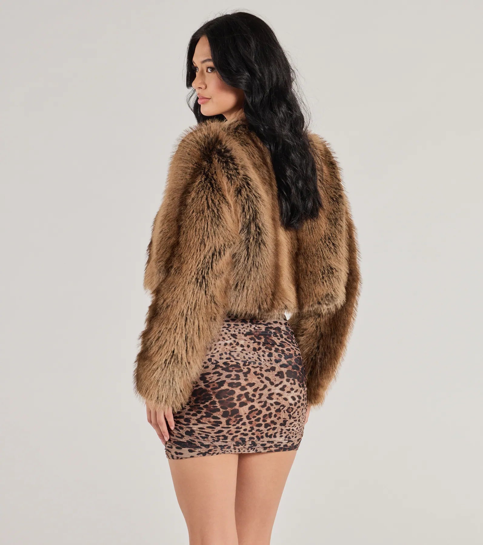 Premium Untamed Luxe Cropped Faux Fur Jacket - Ultimate Style Upgrade