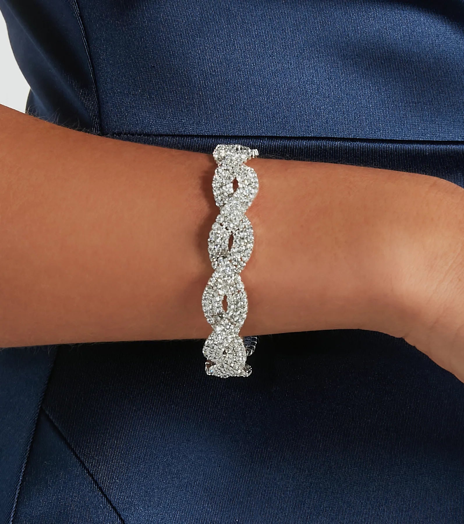 Ultimate Glamour Rhinestone Twist Bracelet - Premium Elegance for Every Occasion