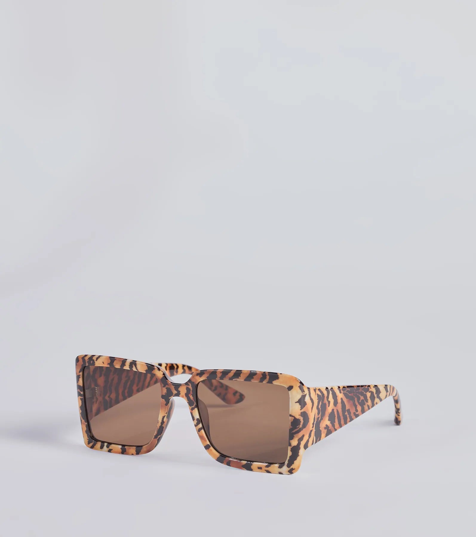 Ultimate Animal Instinct Leopard Oversized Sunglasses - Upgrade Your Style