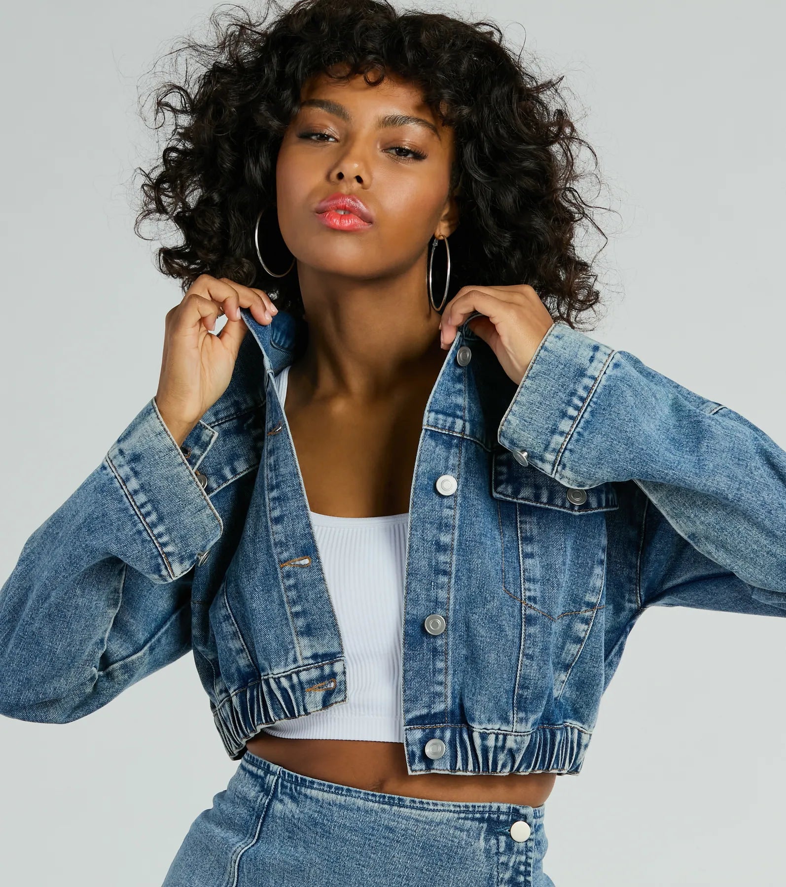 Ultimate Trucker Crop Denim Jacket - Modern & Stylish