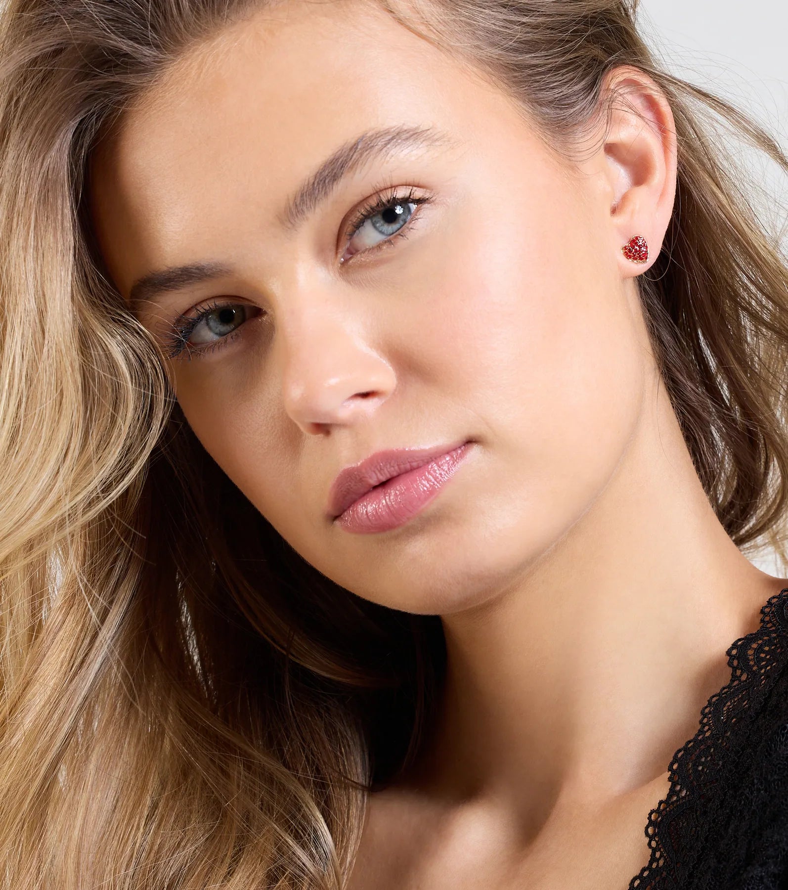 Premium Heart Rhinestone Stud Earrings - Elegant & Timeless