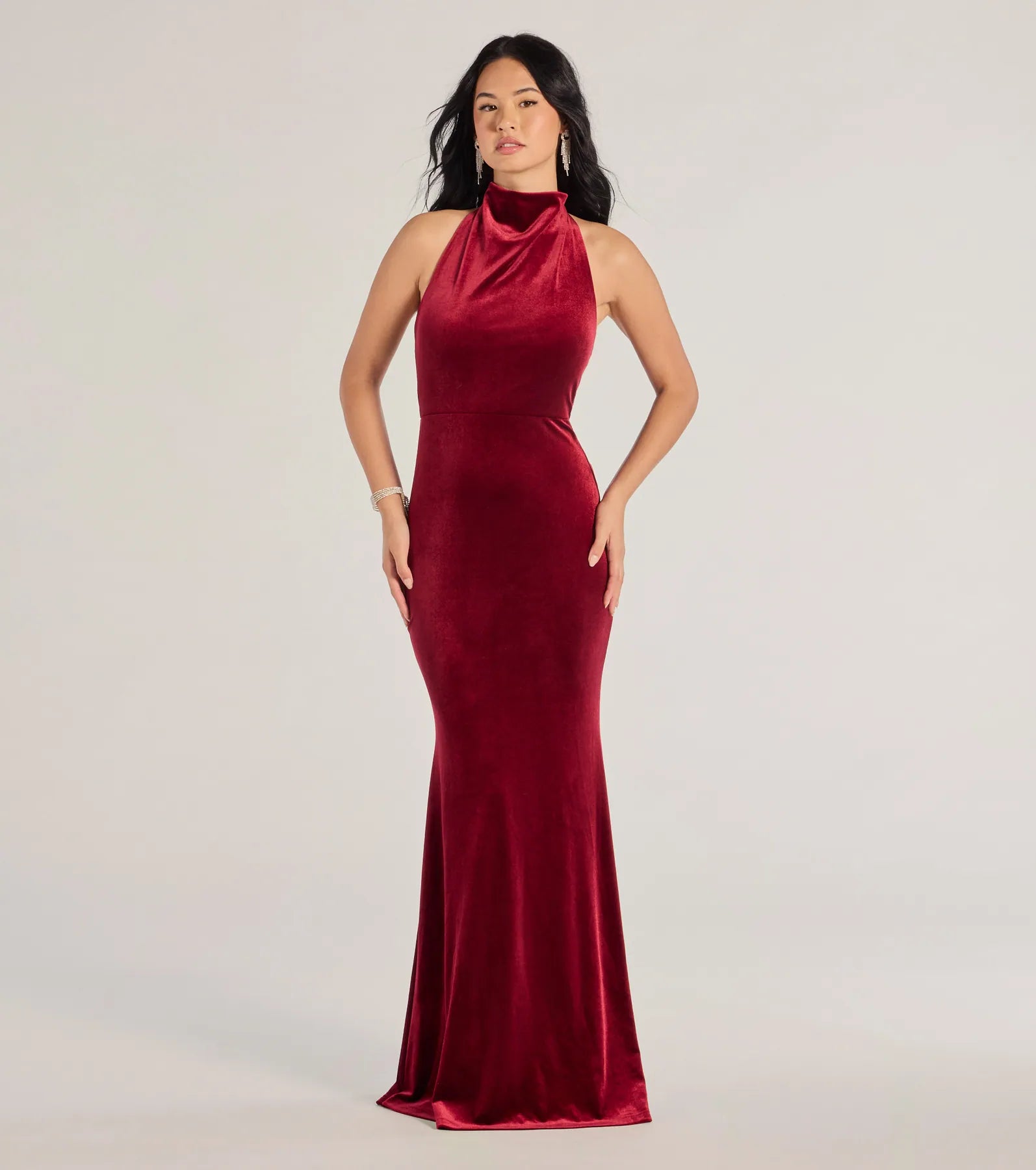 Premium Velvet Mermaid Gown – Elegant Halter Dress for Special Occasions