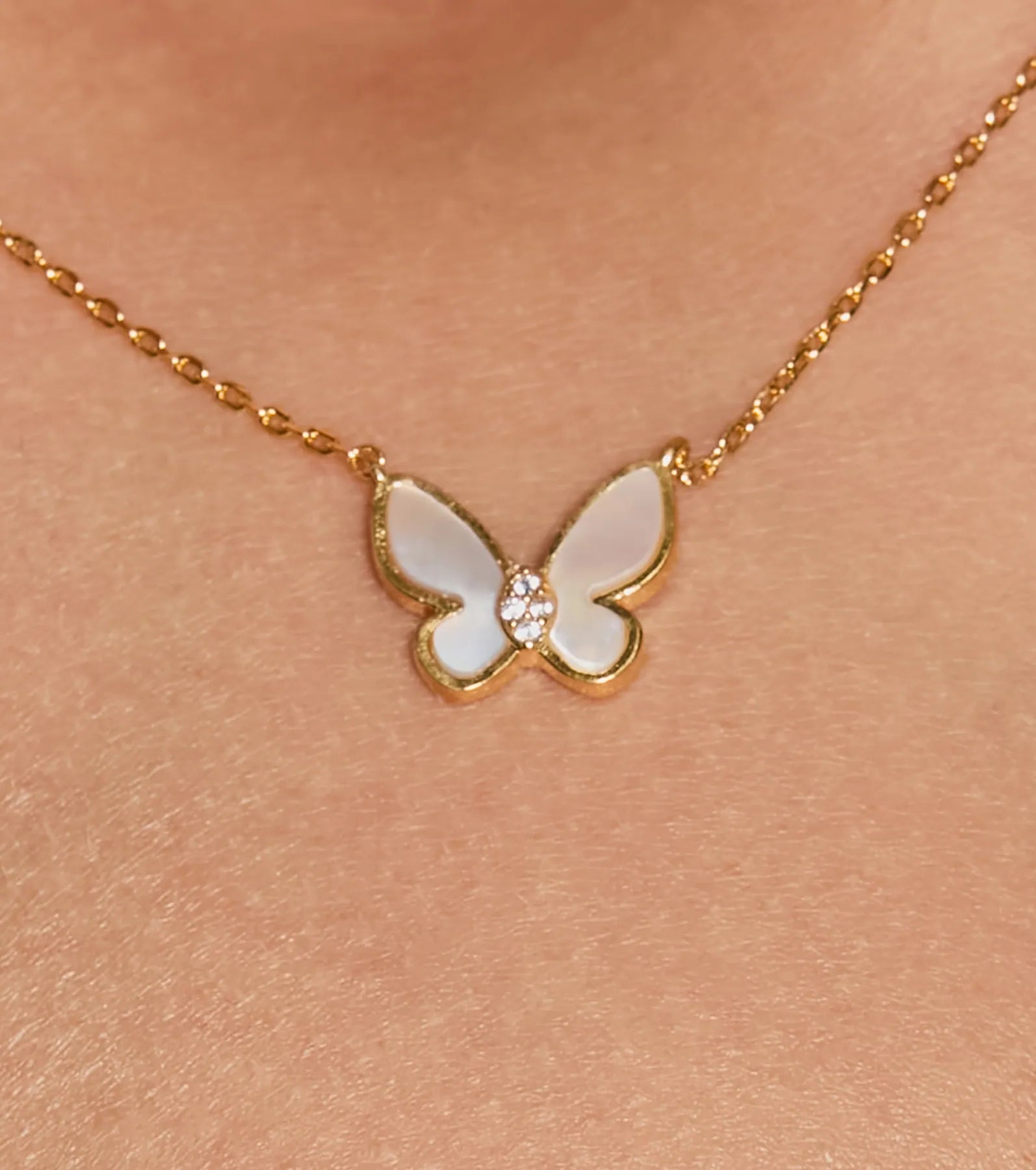 Premium Butterfly Charm Necklace - Elegant Rhinestone & Pearl Design